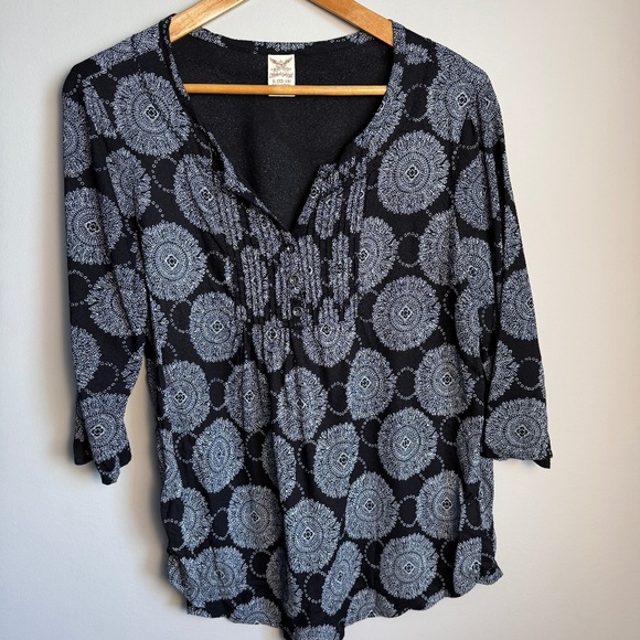 Faded Glory Women's Rayon 3/4 Sleeve 1/4 Button V-Neck Geometric Print Blouse L - Picture 1 of 14